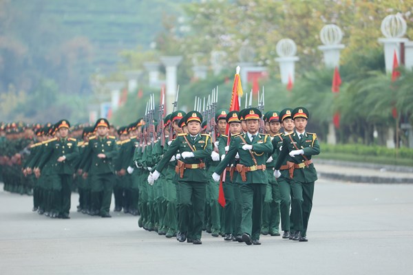 Lễ thượng cờ tại giải chạy 