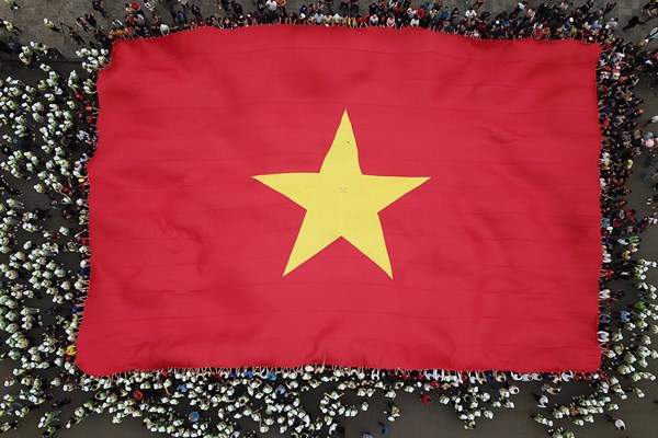 Lễ thượng cờ tại giải chạy 
