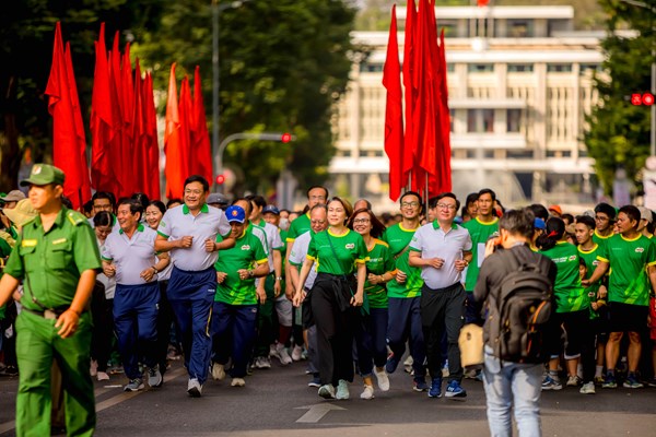 Sôi động Ngày chạy Olympic vì sức khỏe toàn dân 2023 - Anh 1