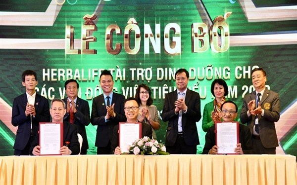Tài trợ sản phẩm dinh dưỡng cho 165 vận động viên - Anh 1