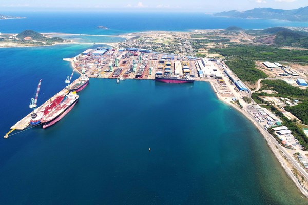 Phát triển Khu kinh tế Vân Phong ở Khánh Hòa thành trung tâm du lịch cao cấp - Anh 1