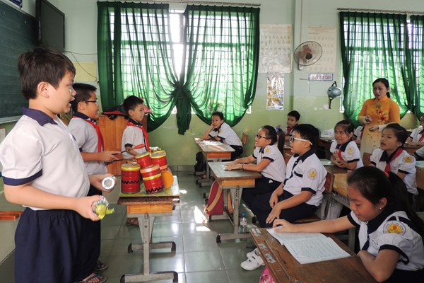 Đoàn giám sát Quốc hội làm việc với UBND TP.HCM: Kiến nghị nhiều chính sách cho giáo dục - Anh 1