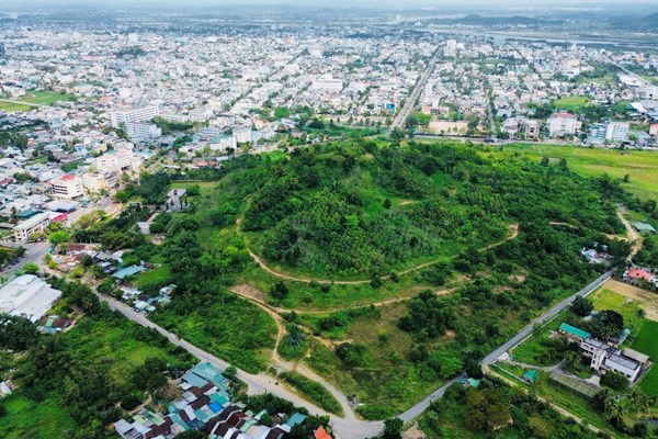 Chậm triển khai dự án công viên Thiên Bút (TP Quảng Ngãi): Thắng cảnh trở thành... tụ điểm hút, chích ma túy - Anh 2