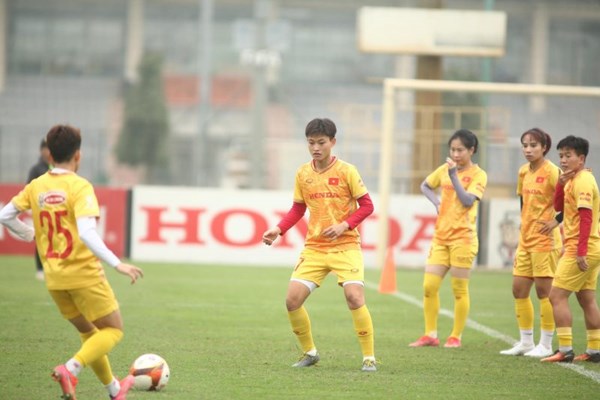 HLV Mai Đức Chung: Chúng tôi phải tính toán chuẩn bị kỹ cho 2 trận đấu tới - Anh 2