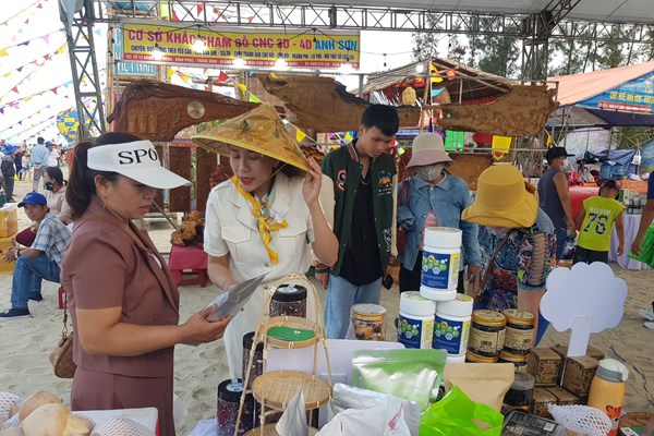 Quảng Nam: Khai hội Văn hóa - Thể thao miền biển huyện Thăng Bình - Anh 3