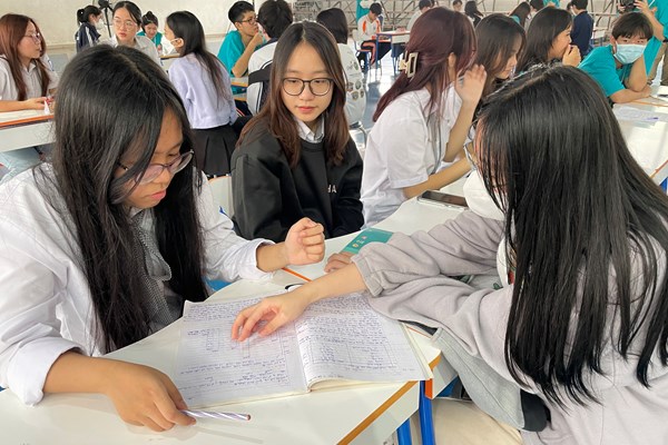 Cùng sĩ tử “gỡ rối” trước kỳ thi vào lớp 10 chuyên - Anh 2