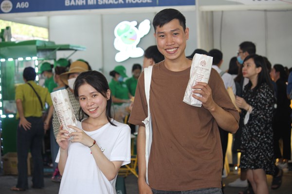 Lễ hội Bánh mì thu hút đông đảo thực khách - Anh 2