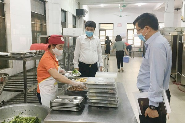 Làm sao đảm bảo ATVSTP bếp ăn bán trú? - Anh 1