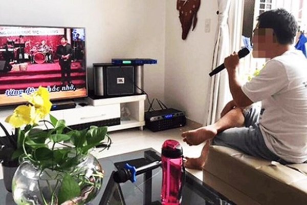 Cách nào ngăn chặn​​​​​​​ “hung thần karaoke”? - Anh 1