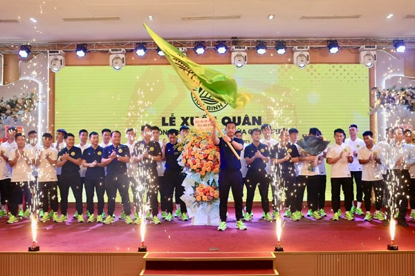 CLB Hòa Bình xuất quân mùa giải 2023 - Anh 1
