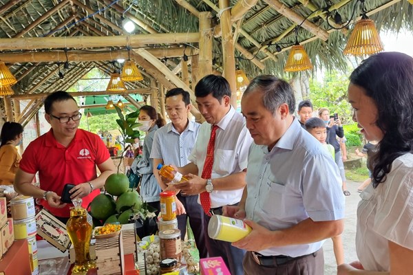 Quảng Ngãi: Hai điểm du lịch nông thôn được công nhận là sản phẩm OCOP - Anh 1