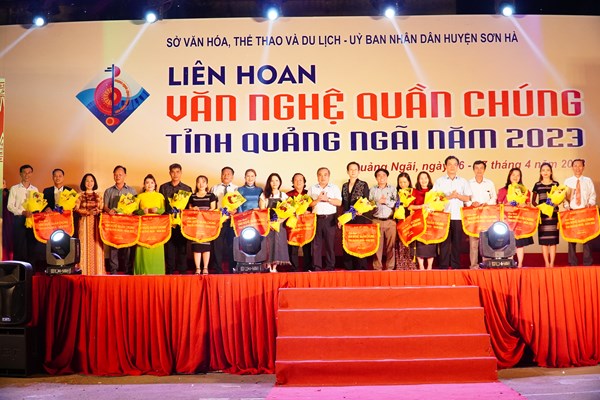 Liên hoan văn nghệ quần chúng tỉnh Quảng Ngãi - Anh 1
