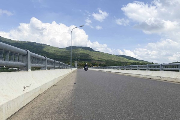 Mơ về một cây cầu bắc qua sông Kôn - Anh 2