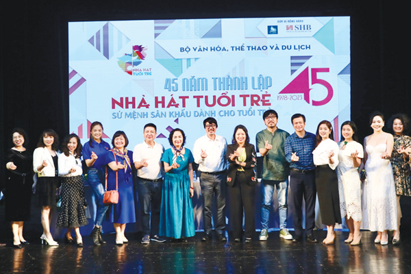 45 năm thành lập Nhà hát Tuổi Trẻ : Xứng danh nhà hát quốc gia dành cho tuổi trẻ - Anh 3