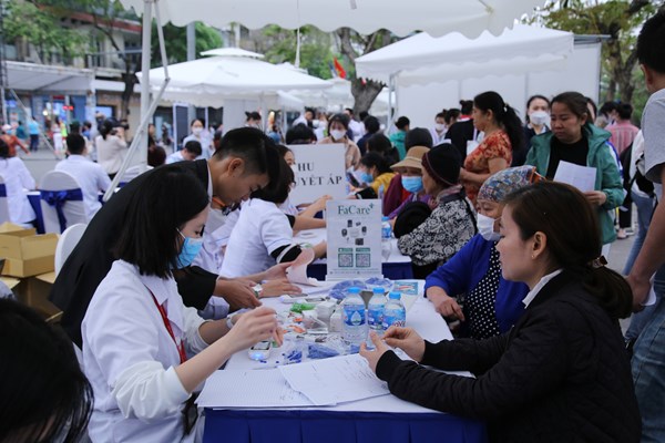 Nhiều hoạt động hưởng ứng Ngày sức khỏe thế giới - Anh 3