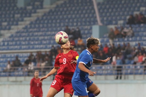 Thắng nhẹ Nepal, tuyển nữ Việt Nam vào Vòng loại thứ hai Olympic 2024 - Anh 1