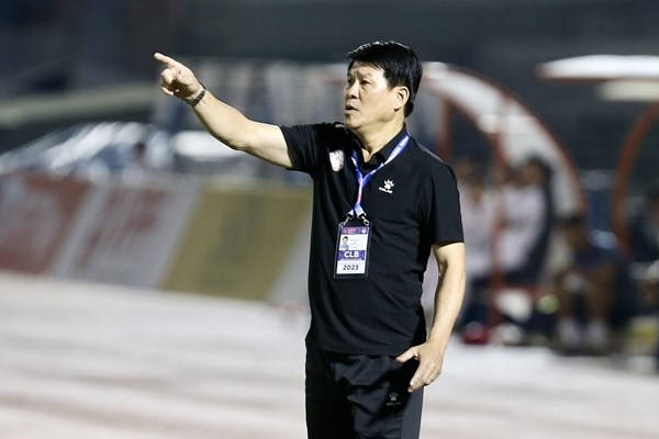 Phát ngôn ảnh hưởng đến hình ảnh của V.League, HLV Vũ Tiến Thành bị phạt 10 triệu - Anh 1