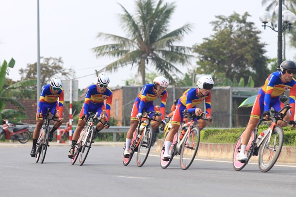 Chặng 9 Cúp truyền hình TP.HCM: Sôi nổi chặng đua đồng đội tính giờ tại Quảng Ngãi - Anh 2