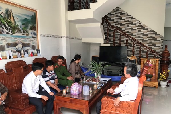 Nam sinh lớp 6 dũng cảm cứu 2 nạn nhân đuối nước - Anh 2