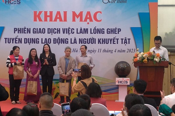 Nỗ lực kết nối việc làm cho người khuyết tật - Anh 2
