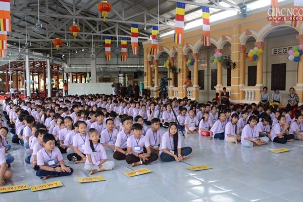 Trẻ em tham gia các khóa huấn luyện, trại hè có được trở về nhà giữa chừng? - Anh 1