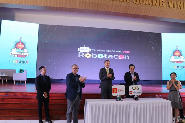 Phát động Cuộc thi Robot thế giới Robotacon WRO 2023 - Anh 2