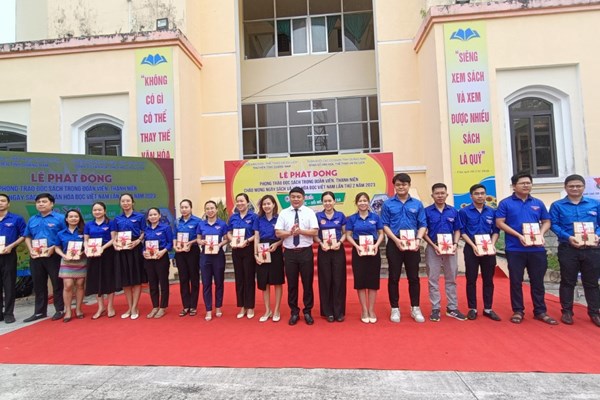Quảng Nam phát động phong trào đọc sách trong đoàn viên, thanh niên - Anh 1