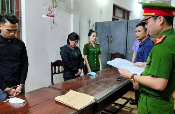 Văn thư trường học làm giả 10 bộ học bạ với giá 200 triệu đồng - Anh 1