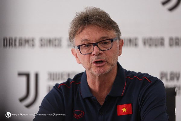 HLV Troussier: Mục tiêu của U22 Việt Nam là bảo vệ HCV SEA Games 32 - Anh 1