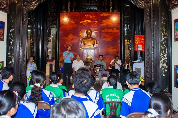 Đưa nghệ thuật Đờn ca tài tử vào bảo tàng phục vụ học sinh - Anh 2