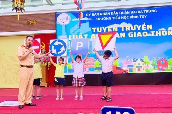 Từng bước hình thành rõ nét văn hóa giao thông trong Nhân dân - Anh 1