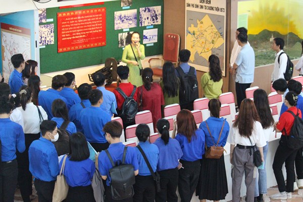 Đẩy mạnh công tác phát triển đảng viên trong sinh viên - Anh 3