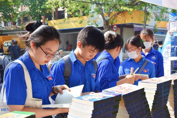 Khai mạc Hội Sách tỉnh Khánh Hòa năm 2023 - Anh 2