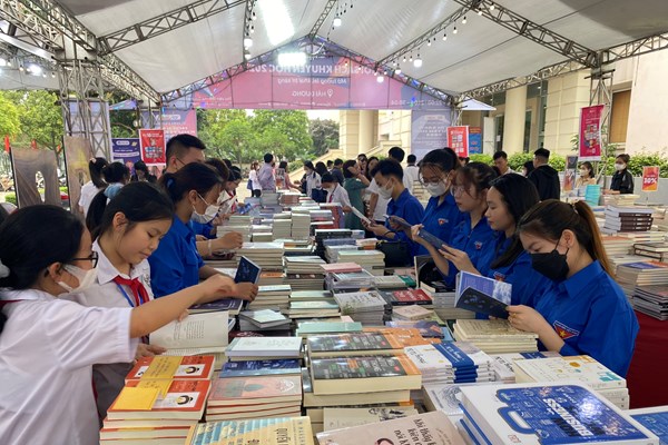 Tỉnh Hải Dương khai mạc Ngày Sách và Văn hóa đọc năm 2023 - Anh 2