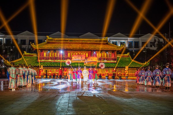 Trải nghiệm chuyến du lịch thăng hoa muôn cung bậc cảm xúc tại “điểm đến mới của thế giới” - Anh 5