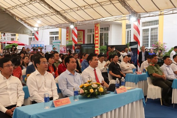 Đắk Lắk: Nhiều hoạt động sôi nổi hưởng ứng Ngày Sách và Văn hoá đọc - Anh 1