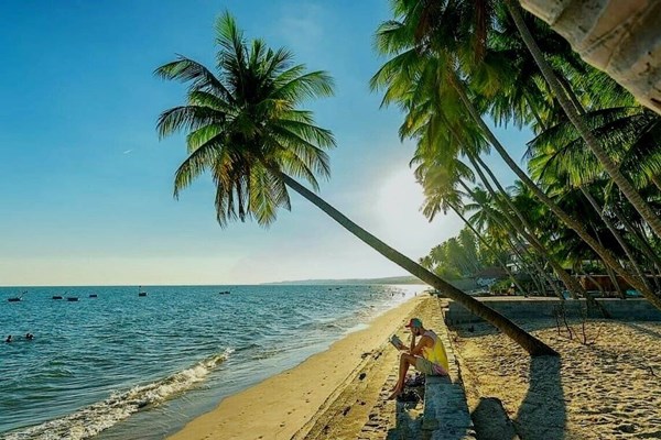 Phan Thiết kín phòng dịp lễ 30.4 và 1.5 - Anh 2