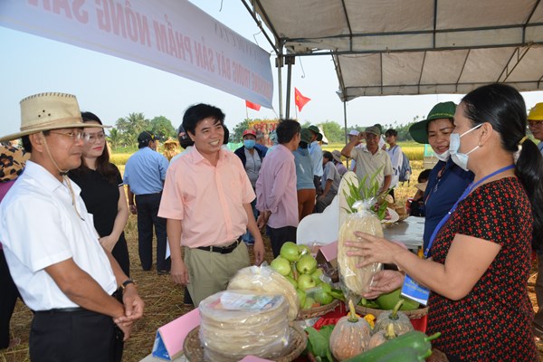 Quảng Ngãi: Lễ hội Ngày mùa tôn vinh nghề trồng lúa nước - Anh 3
