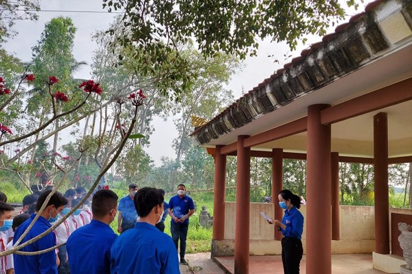 Quảng Ngãi: Xem xét bảo vệ Di tích quốc gia mộ Huỳnh Công Thiệu - Anh 3