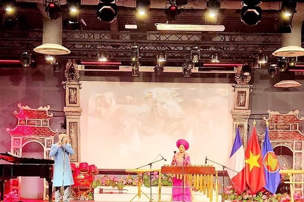 Kỷ niệm 50 năm thiết lập quan hệ ngoại giao Việt Nam - Pháp tại Thủ đô Paris - Anh 4