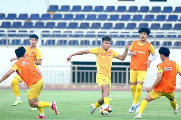 Nỗ lực bảo vệ ngôi vương - Anh 1