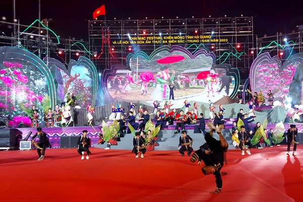 Say đắm điệu khèn Mông - Anh 2