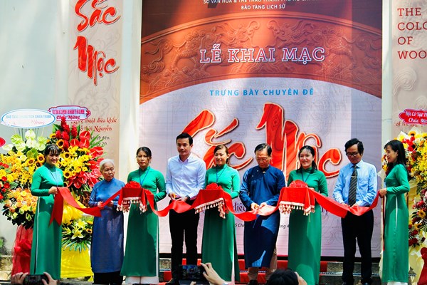 Khai mạc trưng bày chuyên đề 