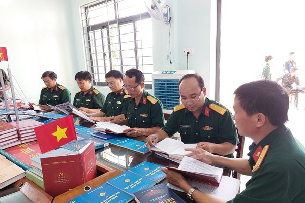 Quảng Ngãi: Phát triển văn hóa đọc trong lực lượng vũ trang - Anh 4