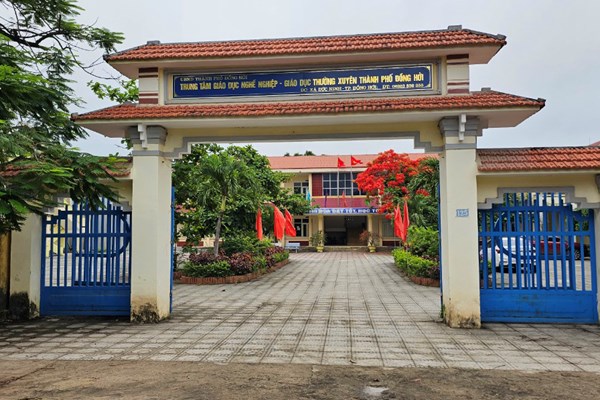 Công an TP. Đồng Hới làm rõ đối tượng hành hung nữ thủ quỹ - Anh 1