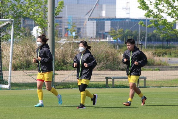 Ngày 30.4, tuyển nữ Việt Nam sang Campuchia dự SEA Games 32 - Anh 1