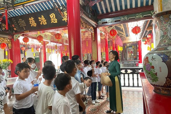 Quảng Nam: Biểu dương 30 cá nhân tiêu biểu có uy tín trong cộng đồng - Anh 4