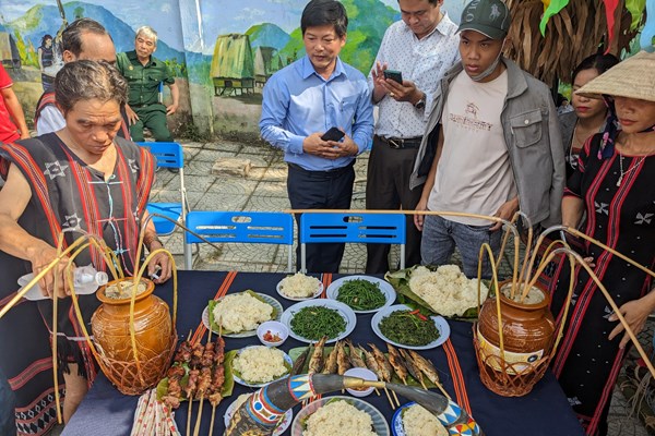 Bảo tồn, phát huy bản sắc văn hóa người Cơ Tu ở Hòa Vang - Anh 1