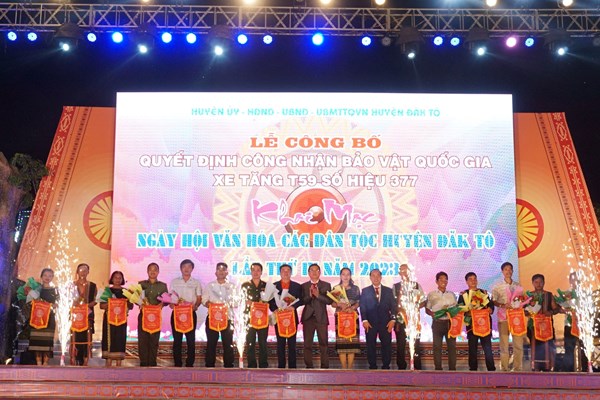 Kon Tum: Công bố quyết định công nhận Bảo vật quốc gia đối với xe tăng T59 số hiệu 377 - Anh 4