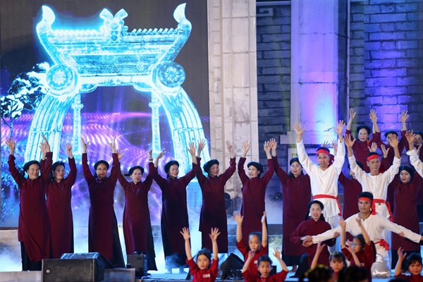 Liên hoan trình diễn các di sản văn hóa phi vật thể được UNESCO ghi danh: Đắp bồi niềm tự hào di sản - Anh 2